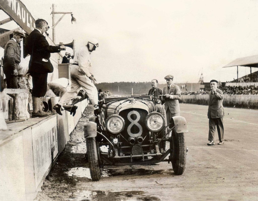 Bentleys finished in the first four places at the 1929 Le Mans 24 Hour race.